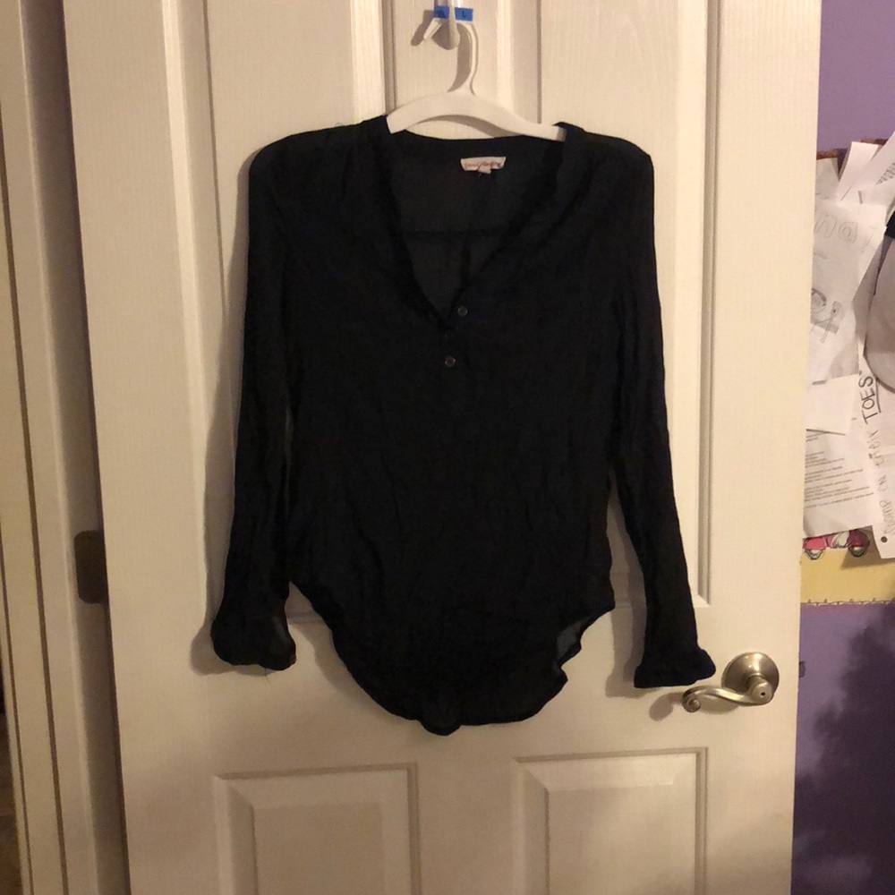 Long sleeve shirt.